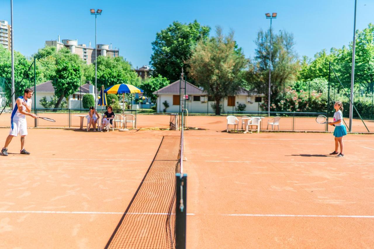 Aparthotel Albatros Lignano Sabbiadoro Zewnętrze zdjęcie