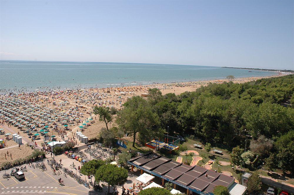 Aparthotel Albatros Lignano Sabbiadoro Zewnętrze zdjęcie